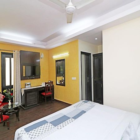 Oyo 13451 Star Corporate Avenue Hotel New Delhi Luaran gambar