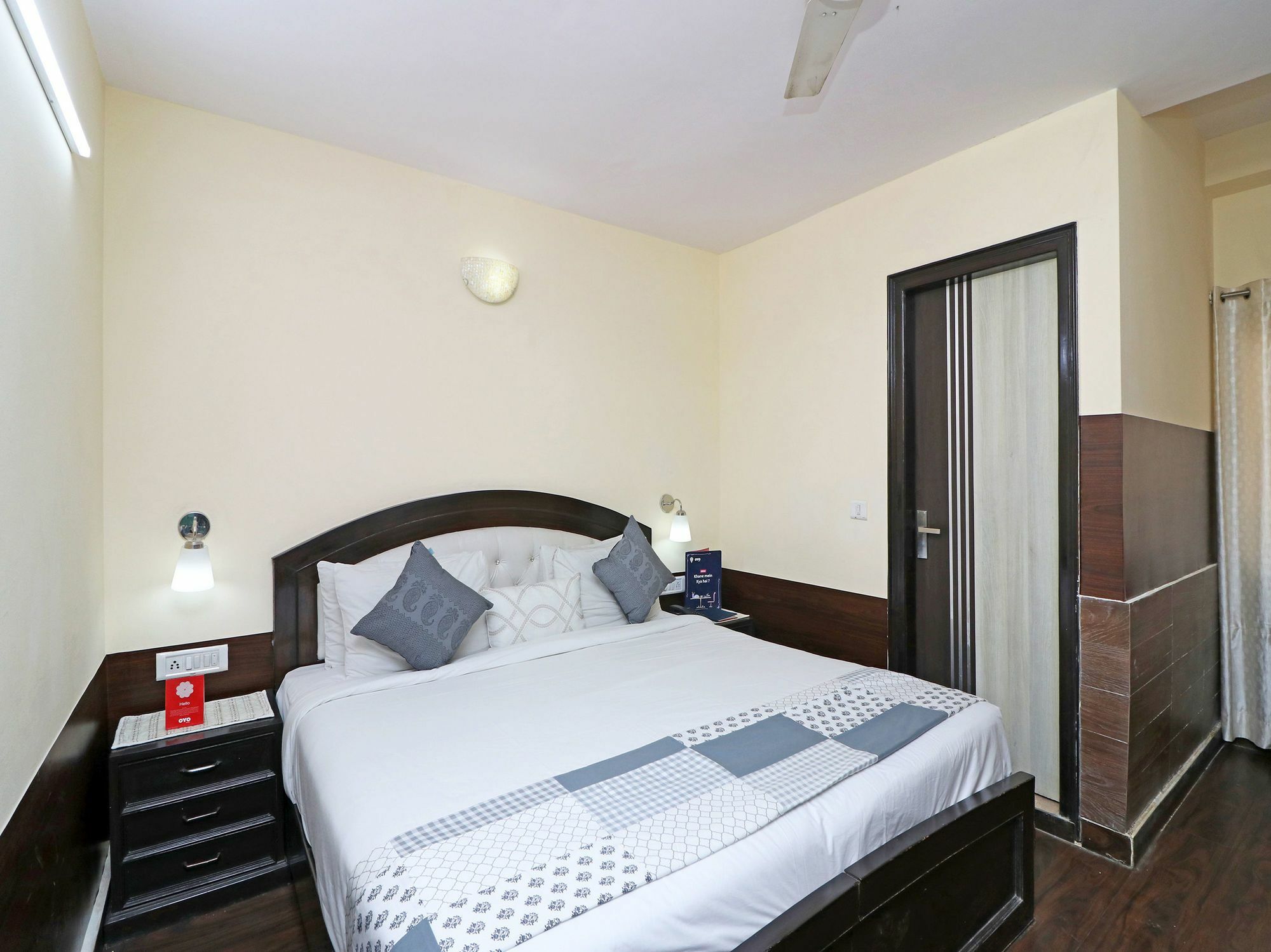 Oyo 13451 Star Corporate Avenue Hotel New Delhi Luaran gambar