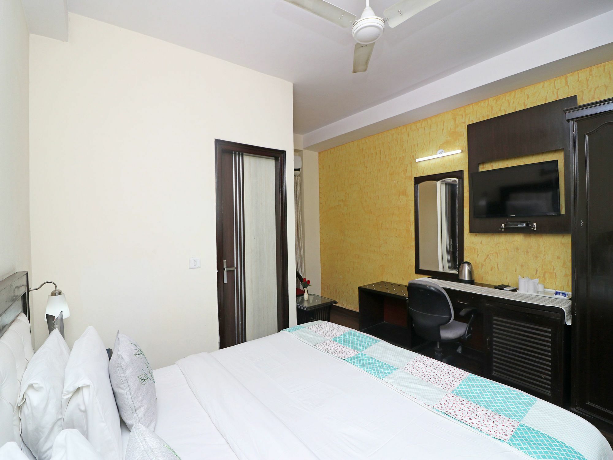 Oyo 13451 Star Corporate Avenue Hotel New Delhi Luaran gambar